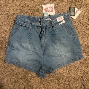 Celebrity pink blue jean shorts w/ tye